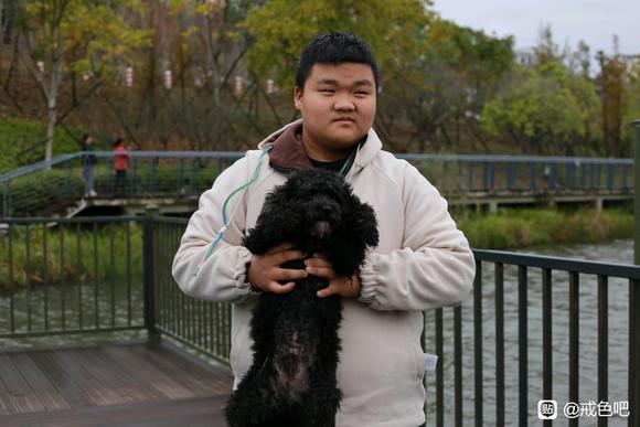 ”兄弟们这是我最近节食减肥开始反弹