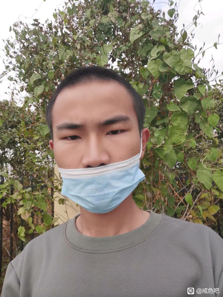 ”一位戒友,戒色一年的效果,确实不一样,精气神都很足,像他学习