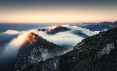 ”后悔是活在过去，忏悔是为了未来！