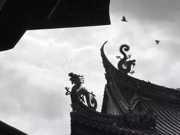 ”后悔是活在过去，忏悔是为了未来！