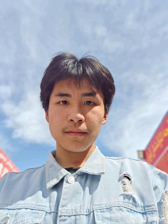 ”#微信看病卖药是假的#我这种面部不对称，是打飞机造成的吗？