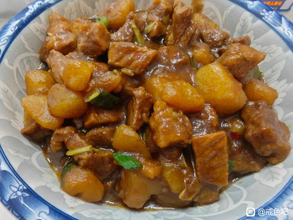 ”今日份美食土豆焖肉