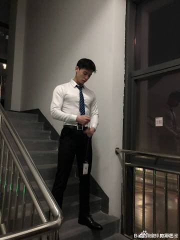 ”款款下楼#戒色吧