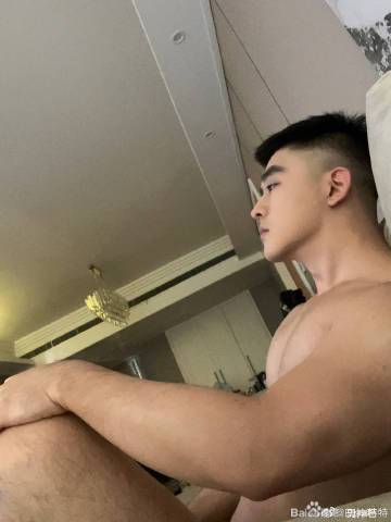 ”原来是个肌肉男#戒色吧