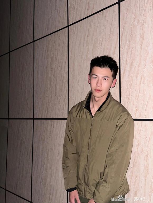 ”夜晚拍照都很帅#戒色吧