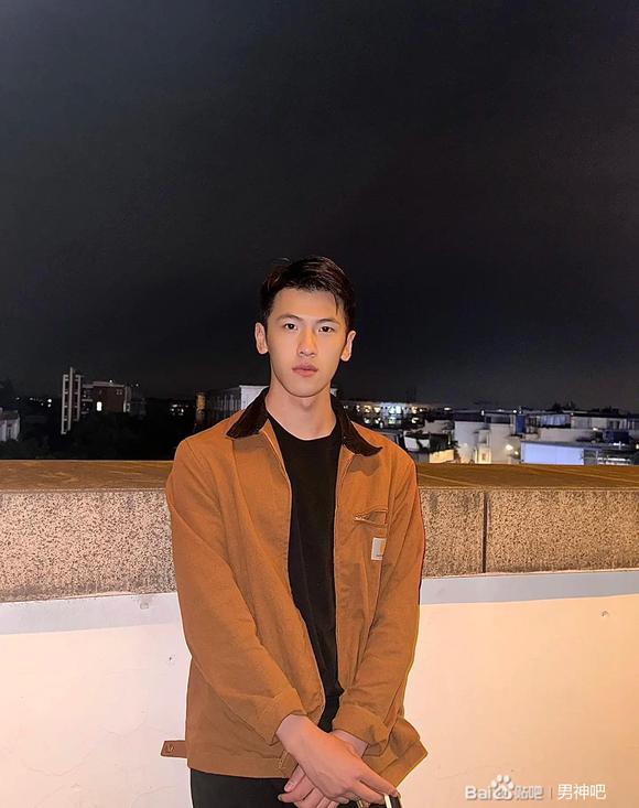 ”夜晚拍照都很帅#戒色吧