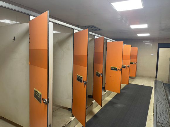 ”手淫让我眼也花耳也鸣…