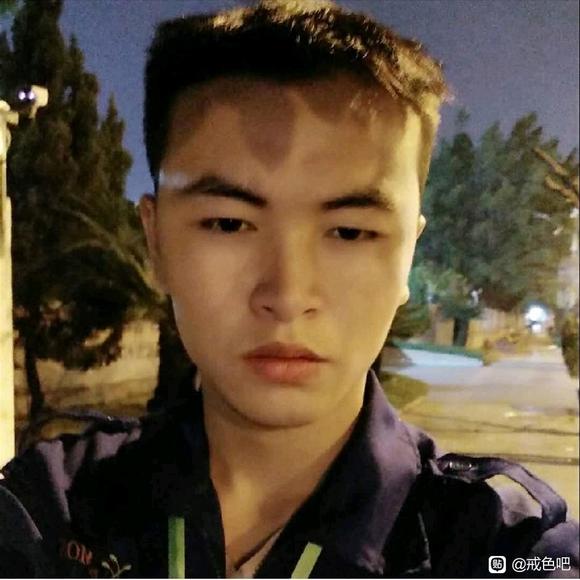 ”还记得以前那个别人家的英俊后生仔吗