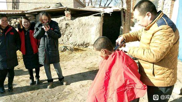 ”戒色99天对比照（前一张戒色前，后一张戒色后）