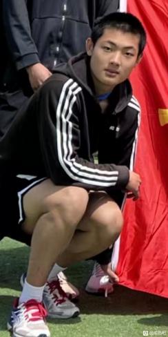 ”无节制和熬夜的后果