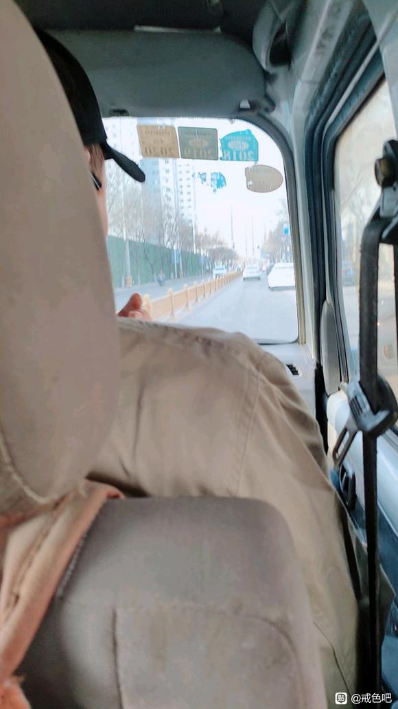 ”今年的第一天干活儿，虽然有症状但是还要坚持