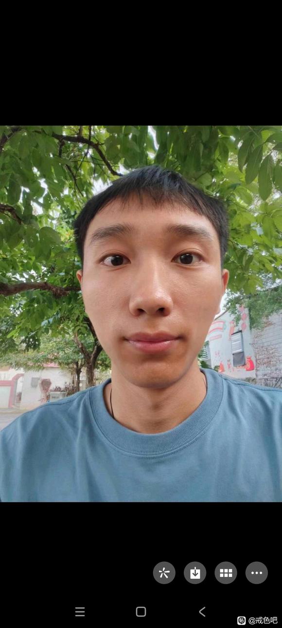 ”从小学初中高中一直sy，如今26岁，不到一百斤的体重