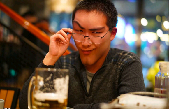 ”戒色两月面相改变