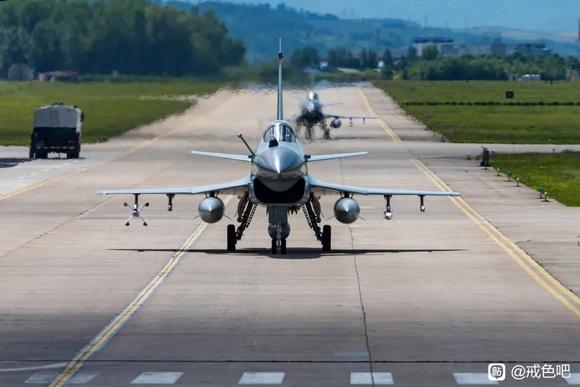 ”吧友们要结婚了，不知道以后怎么办，大家给个建议吧！