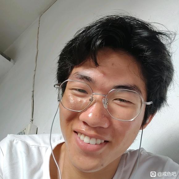 ”#微信看病卖药是假的#你们觉得女生会跟照片里这个人做朋友吗看见这个人第一印象是什么样