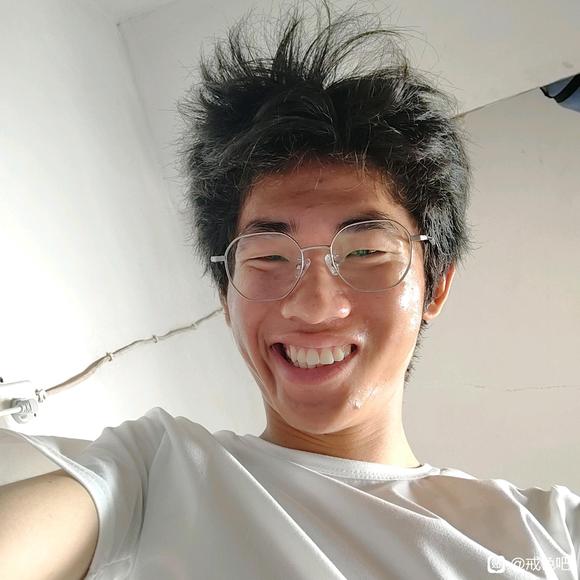 ”#微信看病卖药是假的#你们觉得女生会跟照片里这个人做朋友吗看见这个人第一印象是什么样