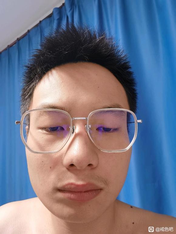 ”本人想过高考结束后要做的很多事情，就是没想到第一天就又败给心魔